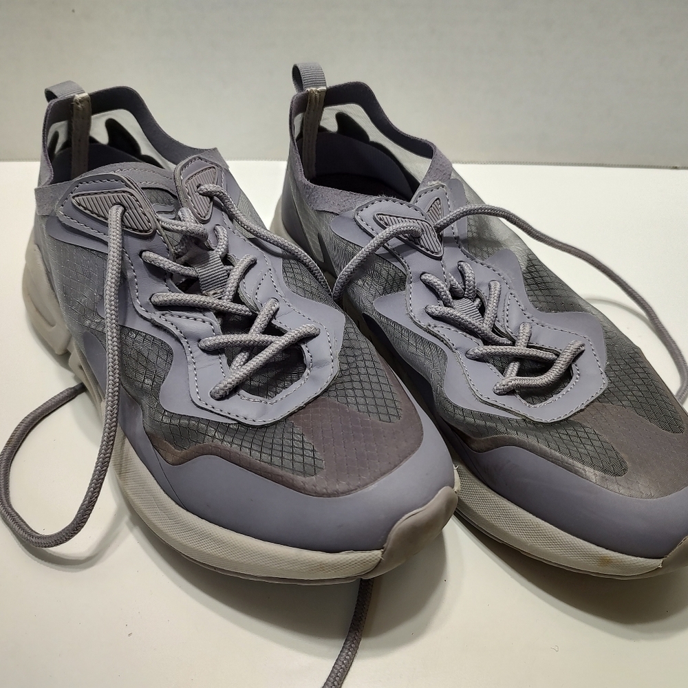 Fabletics Breathable Mesh Tennis Shoes